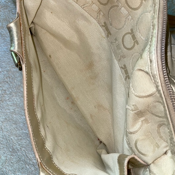 Salvatore Ferragamo Beige‎ Handbag with Gold Logo Hardware - Picture 3 of 13